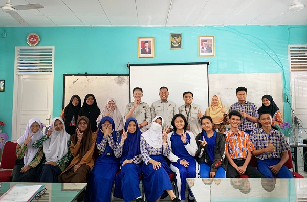PWI Pokja Pekanbaru Go To School Berikan Pelatihan Jurnalistik Dasar